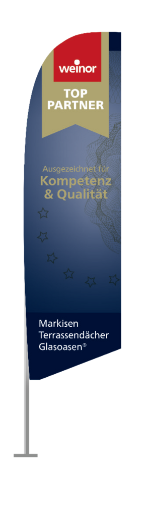 Fahne in Blau mit Text und Logo, schmal und lang gestreckt.